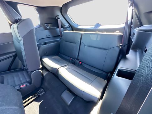 New 2025 Mitsubishi Outlander SE image 18