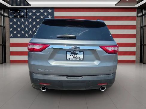 Used 2020 Chevrolet Traverse LT w/ LPO, Black Accent Package AWD/4WD image 6