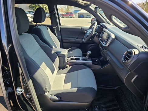 Used 2021 Toyota Tacoma TRD Sport AWD/4WD image 28