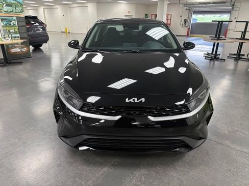 Used 2023 Kia Forte LXS FWD image 2