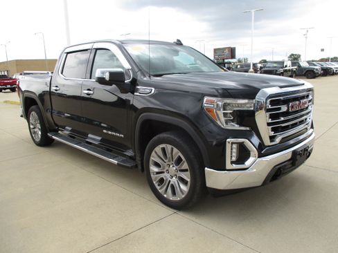 Used 2019 GMC Sierra 1500 SLT w/ SLT Premium Plus Package AWD/4WD image 8