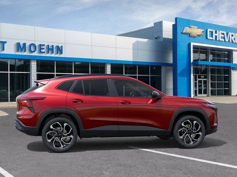New 2026 Chevrolet Trax RS w/ Sunroof Package FWD image 5