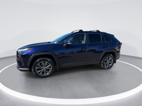 Used 2022 Toyota RAV4 XLE Premium image 9