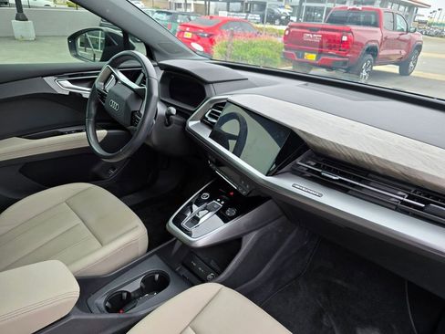Used 2023 Audi Q4 e-tron Premium Plus w/ Premium Plus AWD/4WD image 5