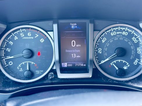 Used 2019 Toyota Tacoma SR5 RWD image 28