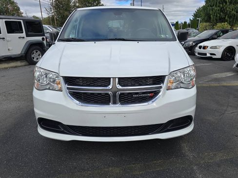 Used 2018 Dodge Grand Caravan SE w/ UConnect Hands-Free Group FWD image 8