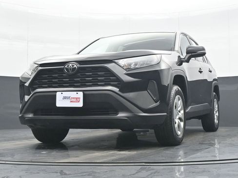 Used 2022 Toyota RAV4 LE image 25