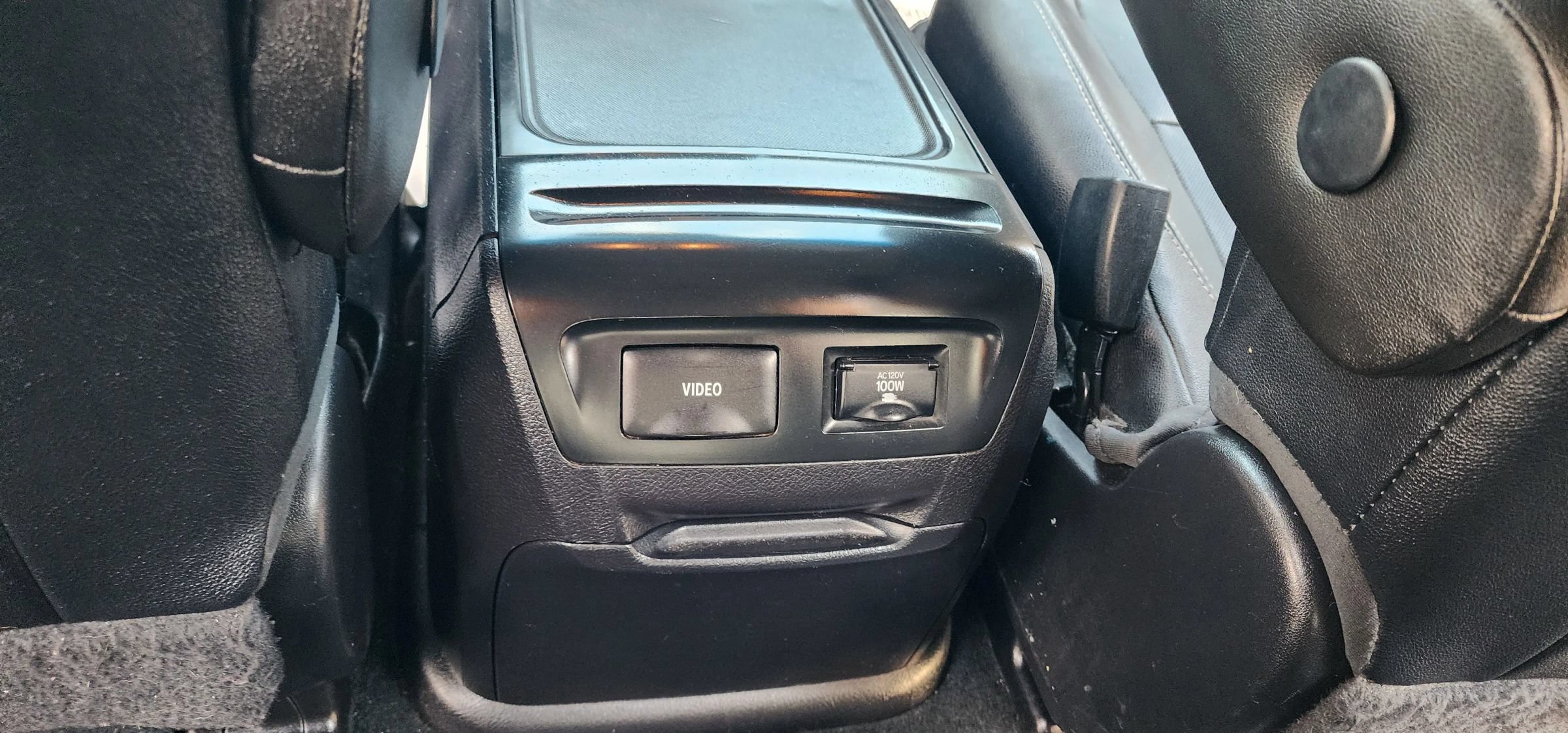 Used 2016 Toyota Sienna SE Premium FWD image 16