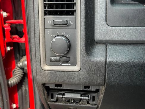 Used 2017 RAM 3500 Tradesman w/ Chrome Appearance Group AWD/4WD image 19