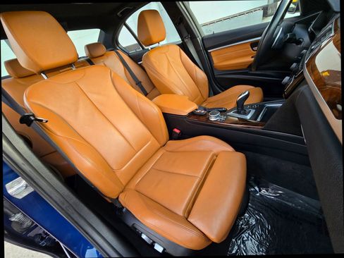 Used 2018 BMW 330i xDrive Sedan w/ Premium Package AWD/4WD image 20