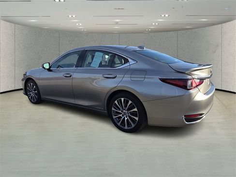 Used 2021 Lexus ES 300h w/ Premium Package image 5