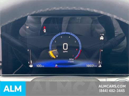 Used 2025 Chevrolet Trax LT w/ LT Convenience Package image 31