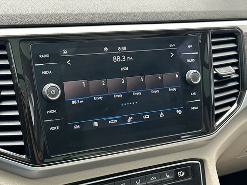 Used 2023 Volkswagen Atlas SE w/ Panoramic Sunroof Package FWD image 19