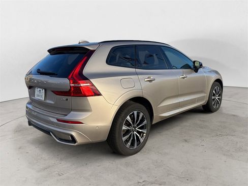 Certified 2025 Volvo XC60 B5 Plus image 30