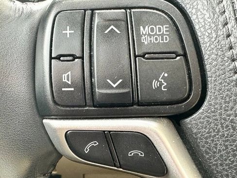 Used 2019 Toyota Highlander Limited AWD/4WD image 11