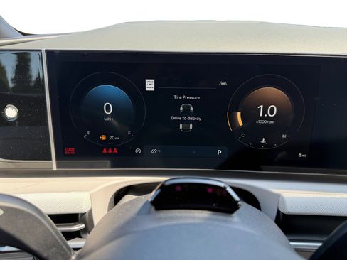 New 2025 Hyundai Tucson Limited image 11