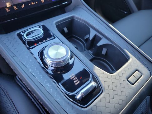 Used 2025 Jeep Wagoneer S Limited image 14