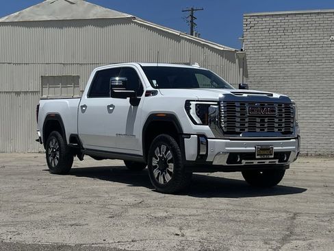 New 2026 GMC Sierra 2500 Denali w/ Denali Reserve Package AWD/4WD image 1