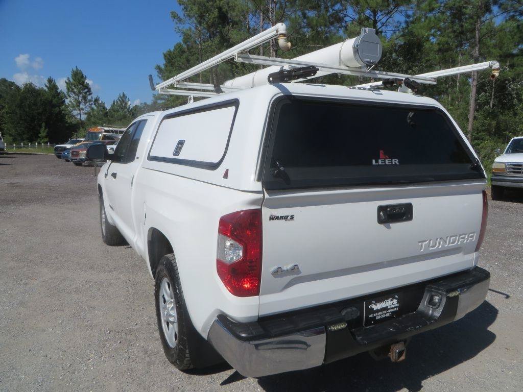 Used 2018 Toyota Tundra SR5 AWD/4WD image 8