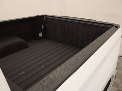 Used 2022 Chevrolet Silverado 1500 LT RWD image 36