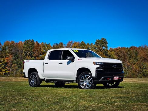 Used 2020 Chevrolet Silverado 1500 LT Trail Boss image 2