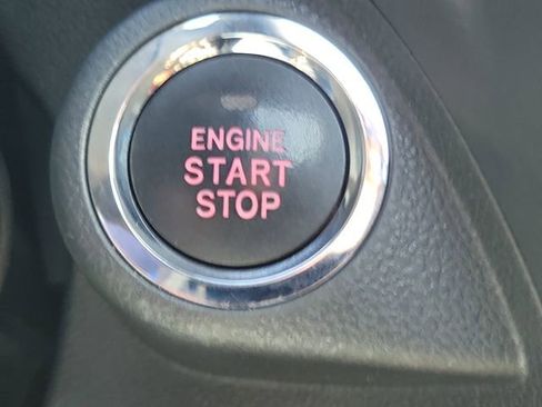 Used 2025 Subaru Forester Premium image 26