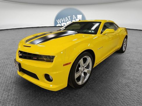Used 2010 Chevrolet Camaro SS w/ LPO, Ground Effects Package RWD image 8