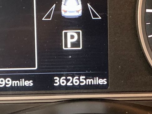 Used 2025 Nissan Versa SV w/ Trunk Package image 9