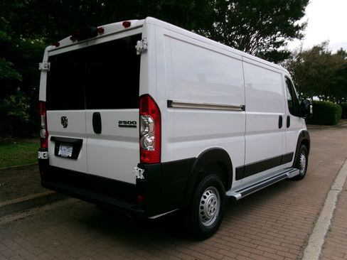 Used 2025 RAM ProMaster 2500 w/ U-Haul Equipment Group FWD image 5