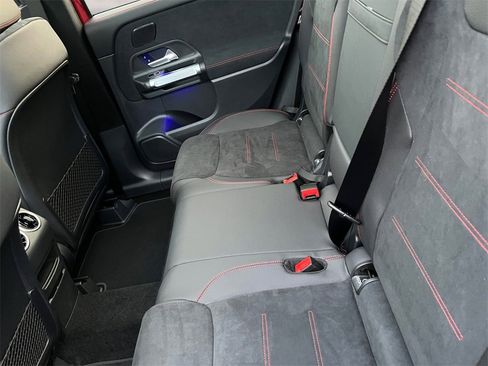 New 2026 Mercedes-Benz GLB 250 4MATIC image 8