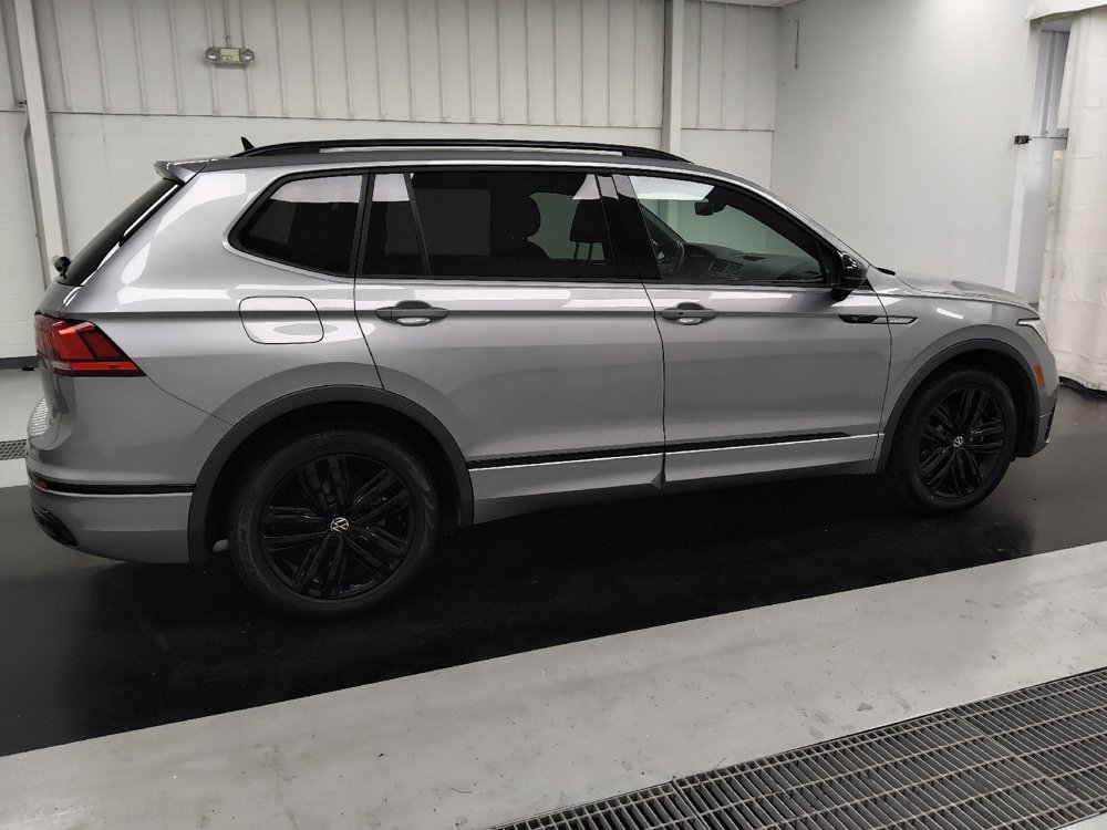 Used 2022 Volkswagen Tiguan SE R-Line FWD image 10