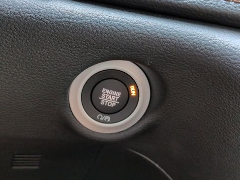 New 2026 Chrysler Pacifica Pinnacle image 30