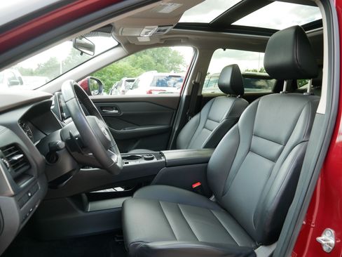 Certified 2023 Nissan Rogue SV w/ SV Premium B Package AWD/4WD image 35