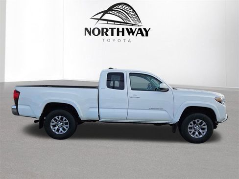 Used 2019 Toyota Tacoma 4x4 Access Cab image 3