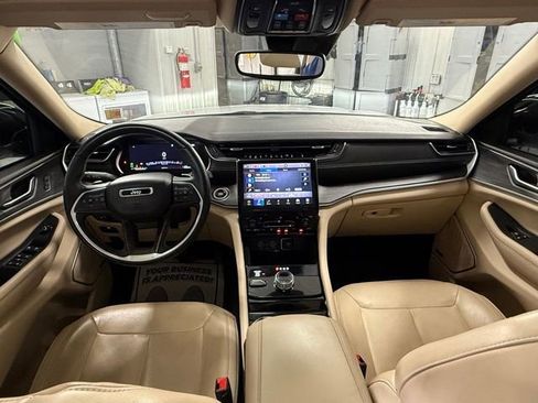 Used 2022 Jeep Grand Cherokee L Limited image 34