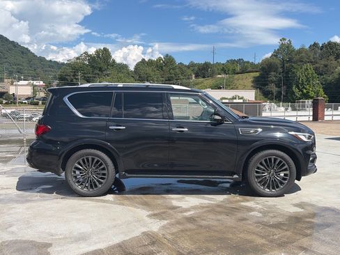 Used 2024 INFINITI QX80 Premium Select w/ Cargo Package AWD/4WD image 2