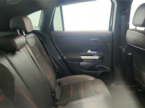 Used 2025 Mercedes-Benz GLA 250 4MATIC image 27