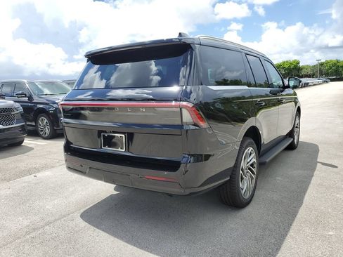 New 2026 Lincoln Navigator Premiere AWD/4WD image 4