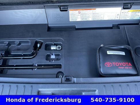 Used 2022 Toyota Highlander XLE AWD/4WD image 21