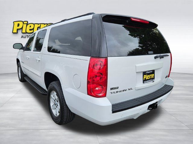 Used 2007 GMC Yukon XL SLT w/ SLT Preferred Equipment Group AWD/4WD image 3