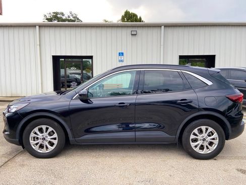 Used 2023 Ford Escape Active w/ Tech Pack #2 FWD image 2
