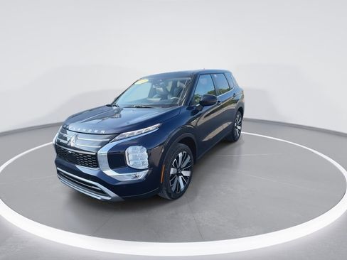 New 2025 Mitsubishi Outlander SE image 4