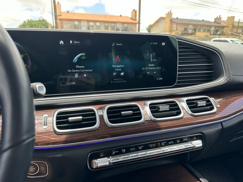 Used 2022 Mercedes-Benz GLS 450 4MATIC image 16
