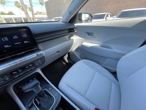 Used 2025 Hyundai Kona SEL image 37