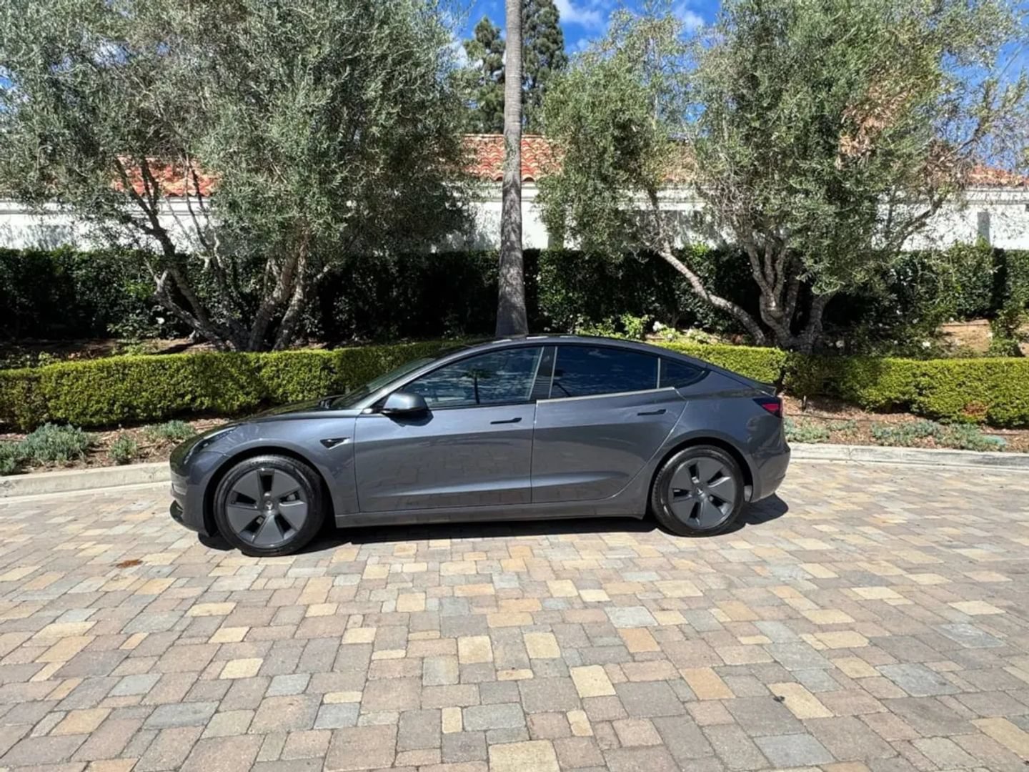 Used 2023 Tesla Model 3 Standard Range RWD image 4