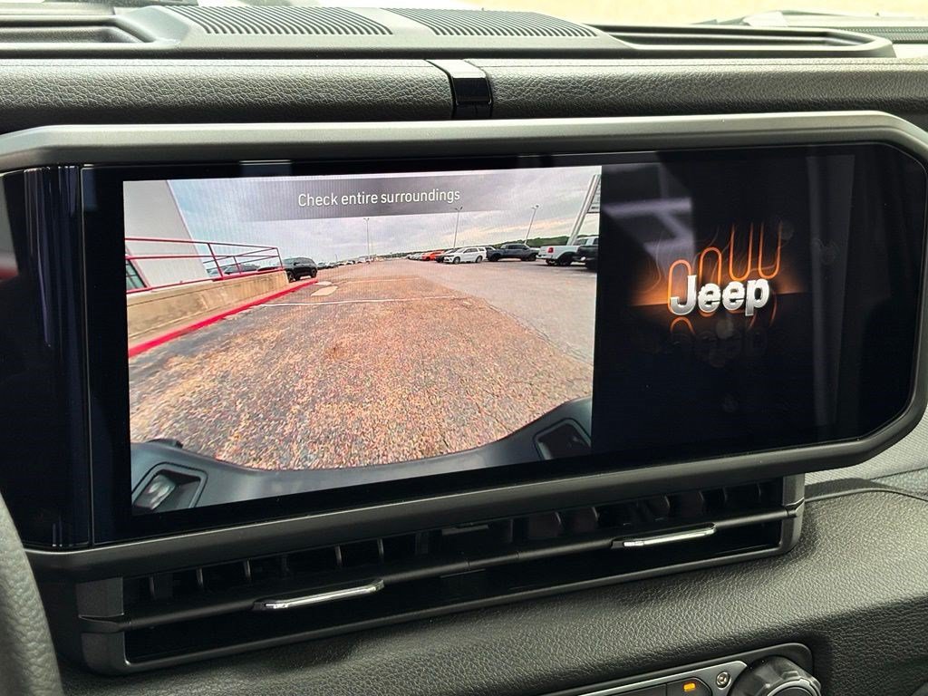 New 2026 Jeep Gladiator Sport AWD/4WD image 16