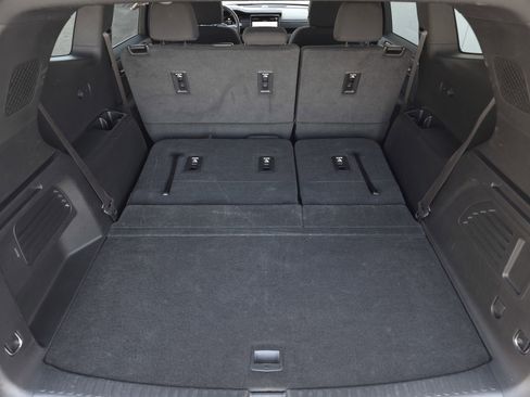 Used 2025 GMC Acadia Elevation image 38