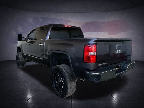 Used 2014 GMC Sierra 1500 SLT w/ SLT Crew Cab Value Package image 3