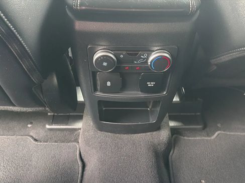 Used 2021 Ford Explorer Limited w/ Equipment Group 301A AWD/4WD image 30