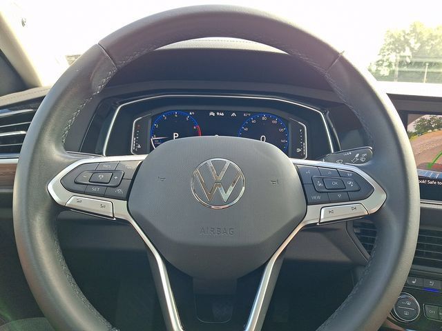 Used 2024 Volkswagen Jetta SEL FWD image 19